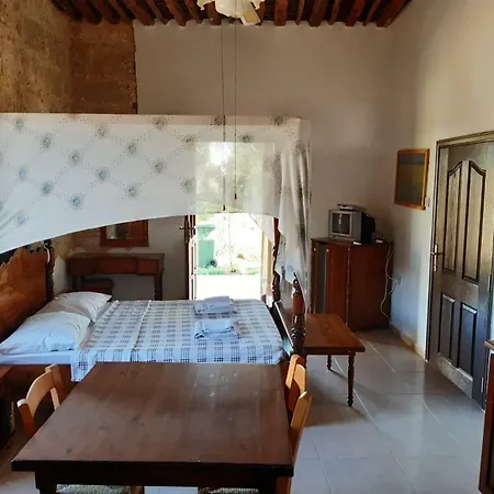 Karpaz Stone House Bed & Breakfast Rizokarpaso
