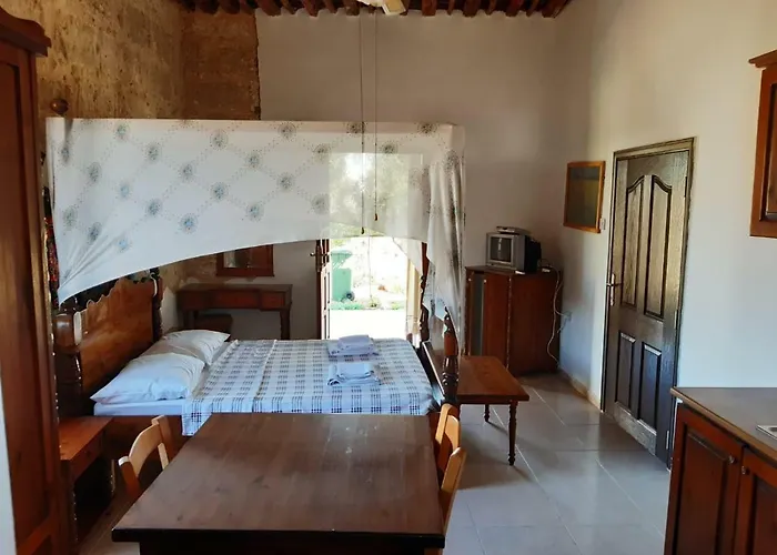 Karpaz Stone House Bed and Breakfast Rizokarpaso